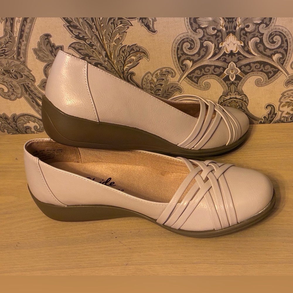 Life Stride Cream Slip-On Flats
